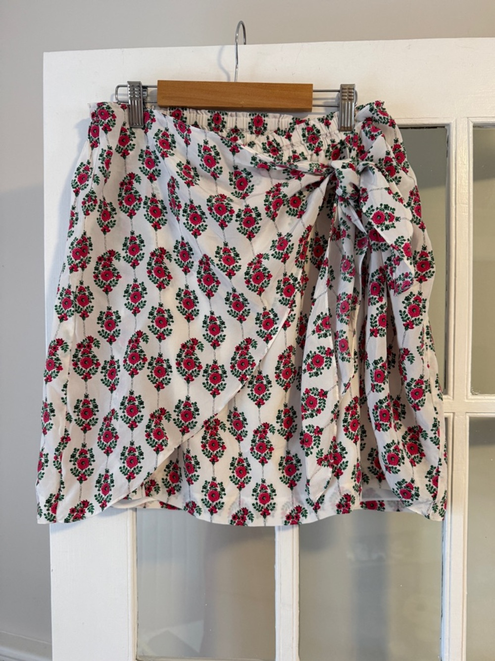 Club Monaco Silk Floral Wrap Mini Skirt in White and Pink